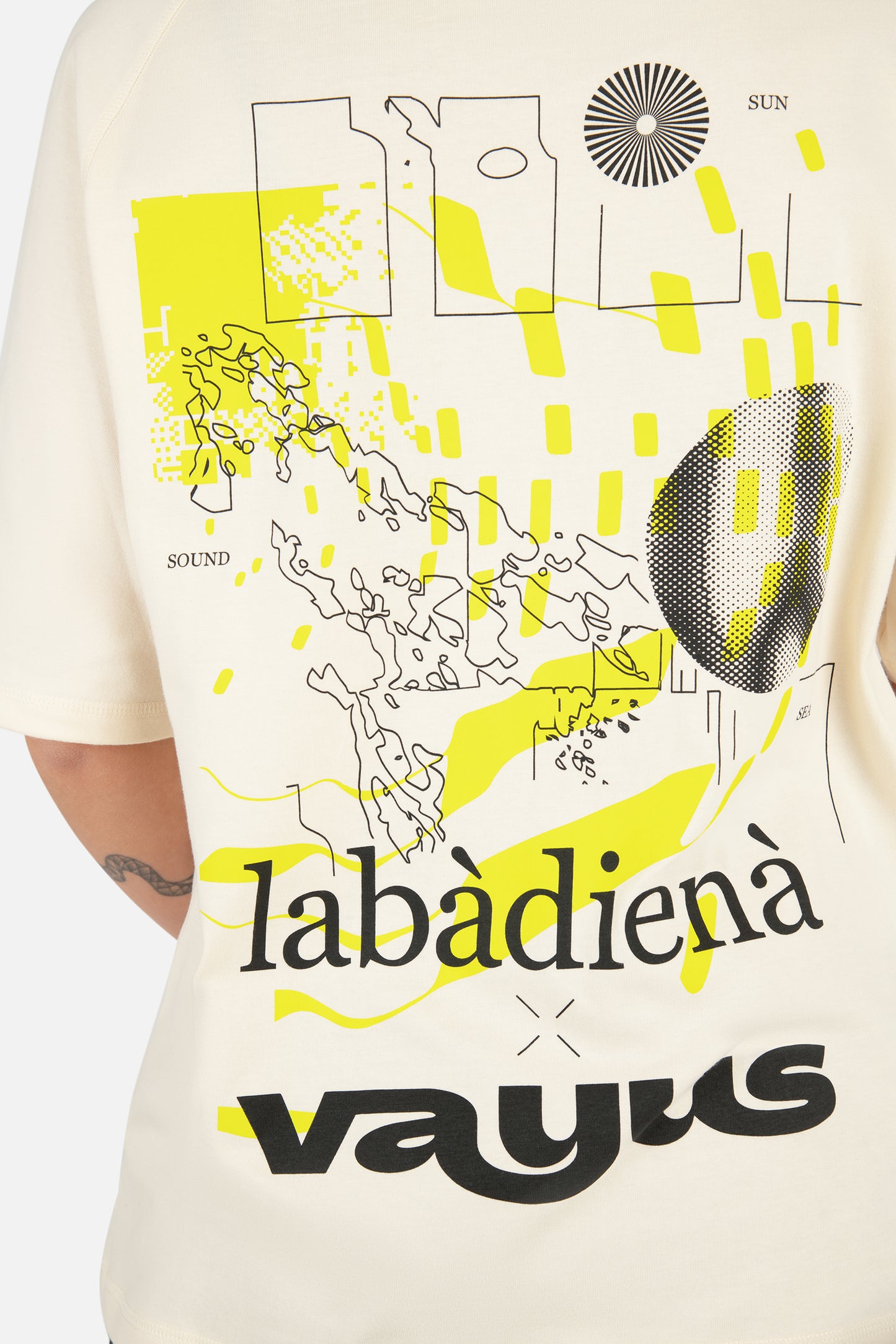 labàdienà X vayus T-shirt