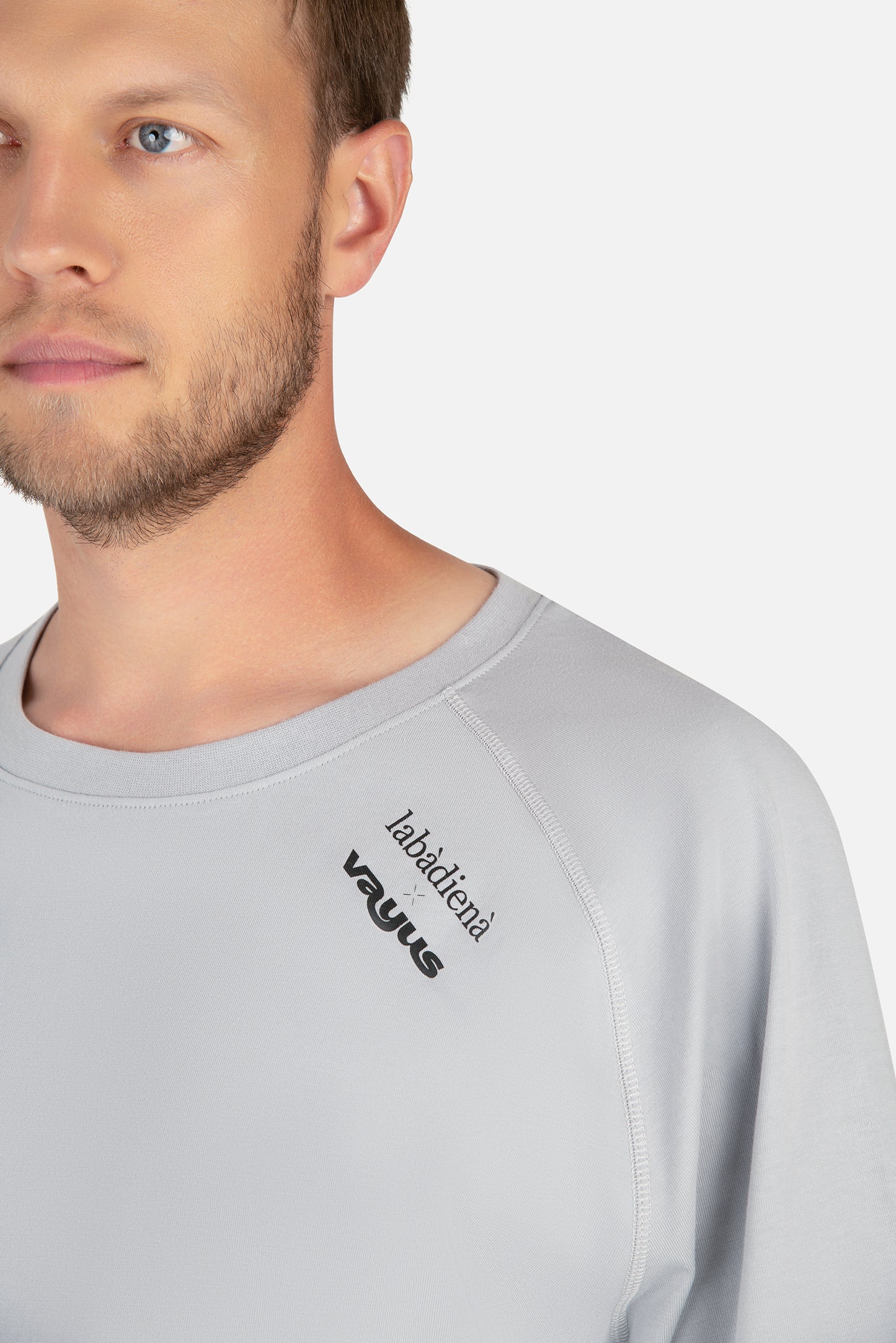 labàdienà X vayus T-shirt