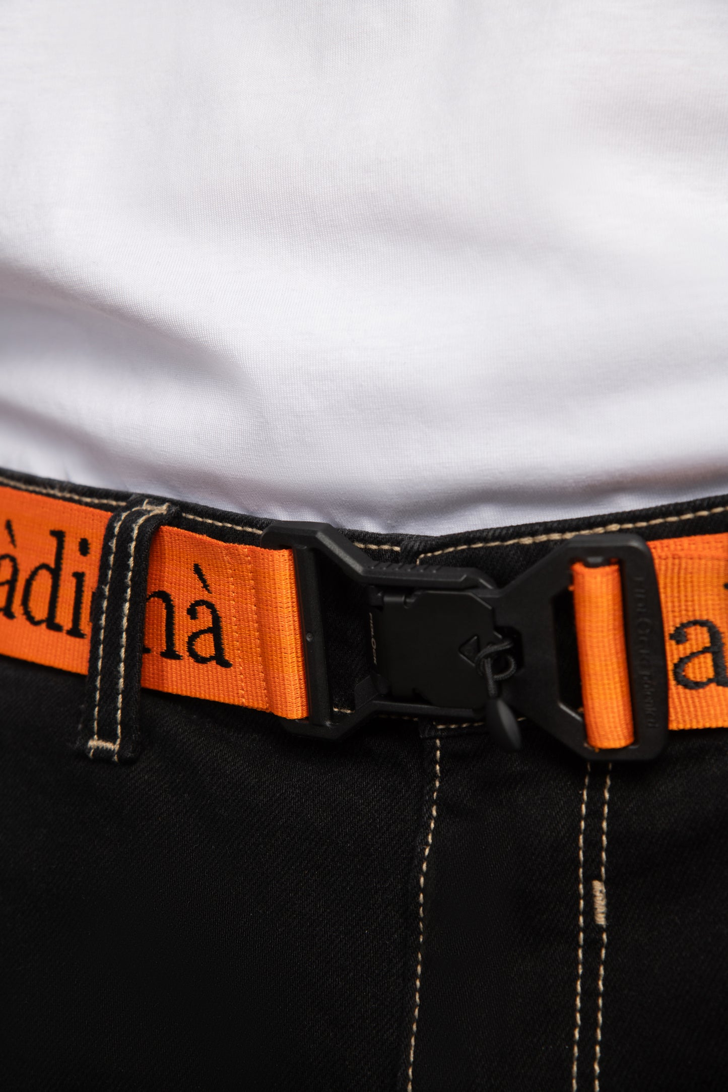 labàdienà belt