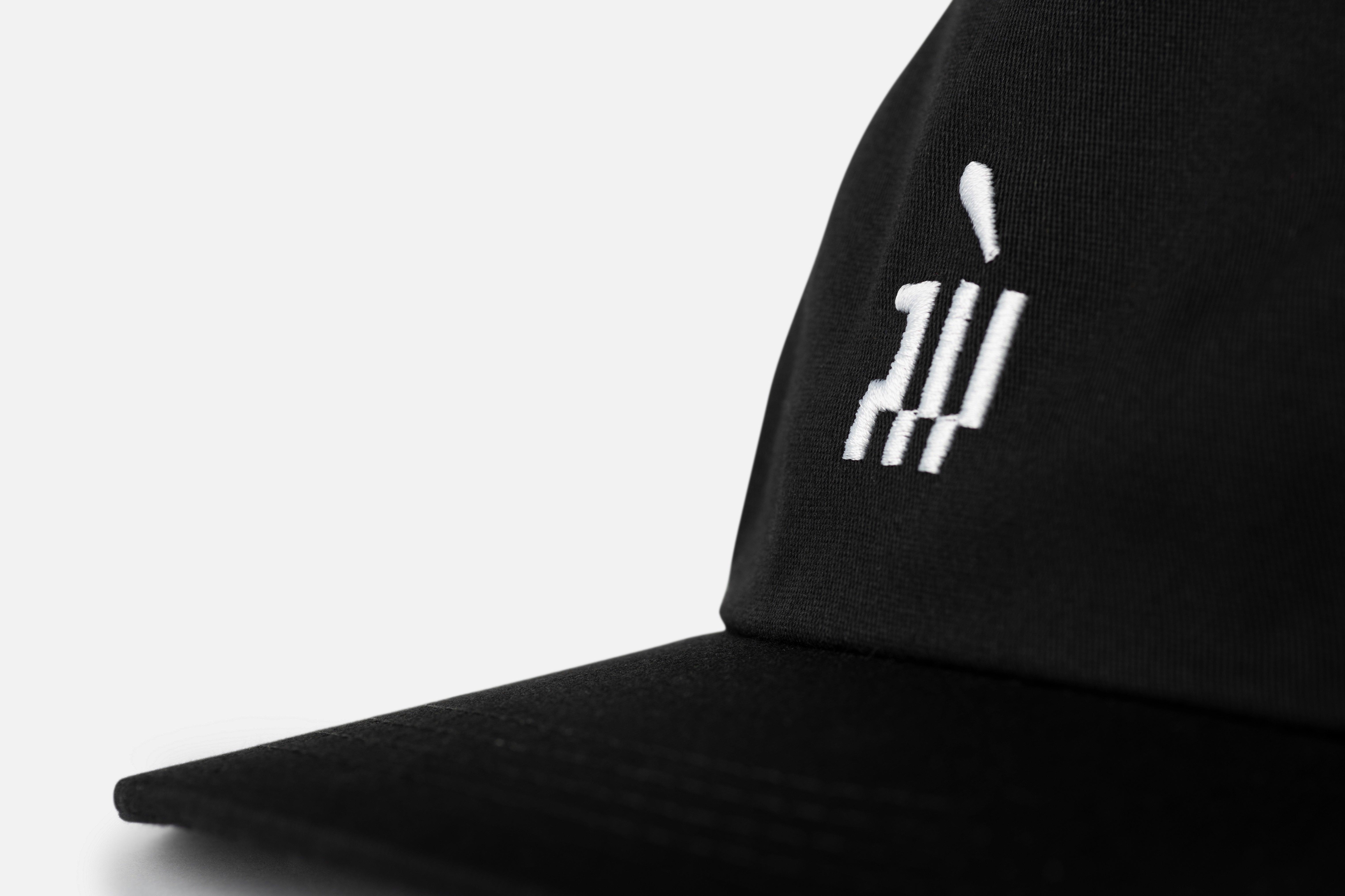 ◆BLACKBLOND◆ Vivid Plate Logo Cap White distressed-dad-hat-black-left-