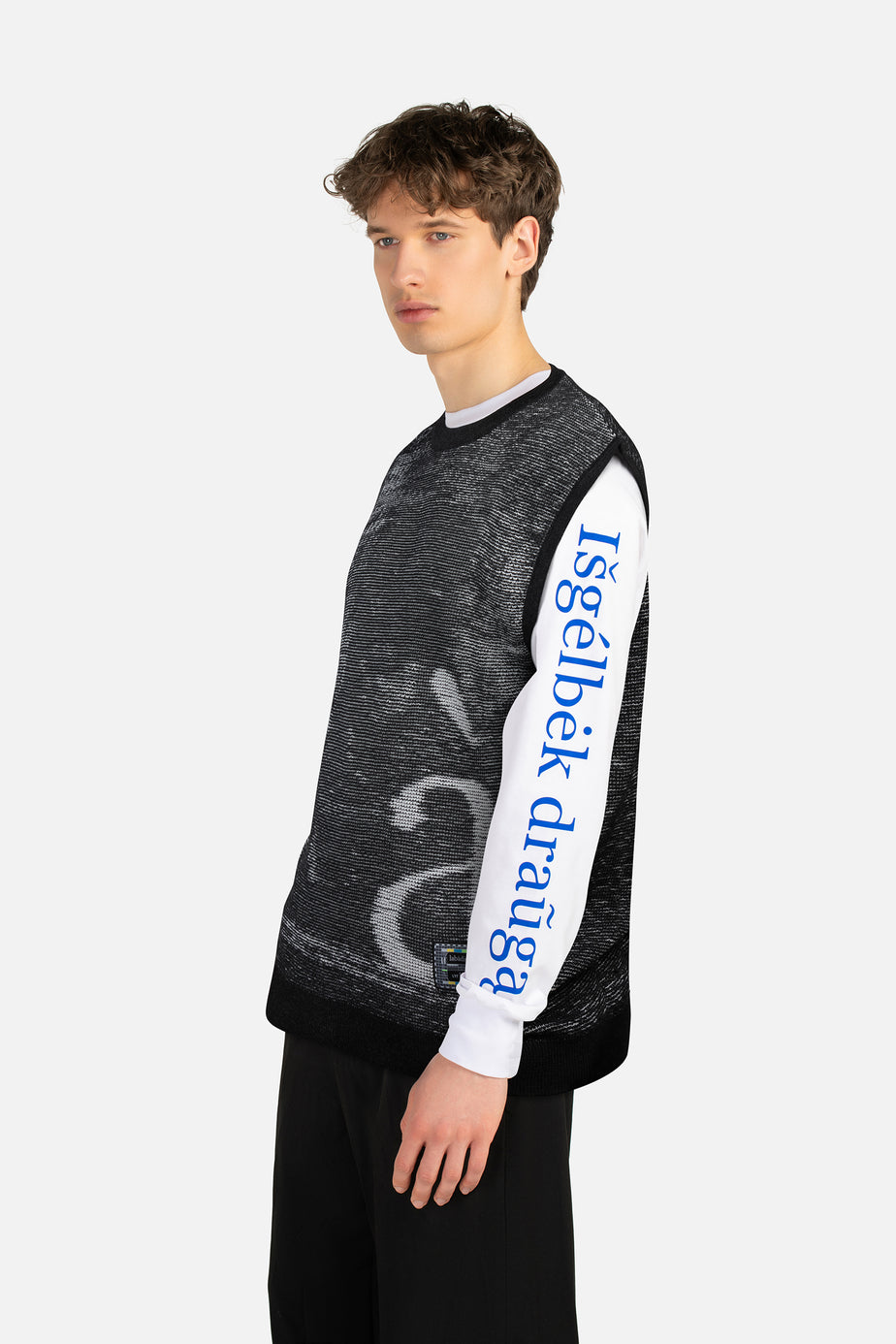 labàdienà X LRT Archyvai megzta liemenė