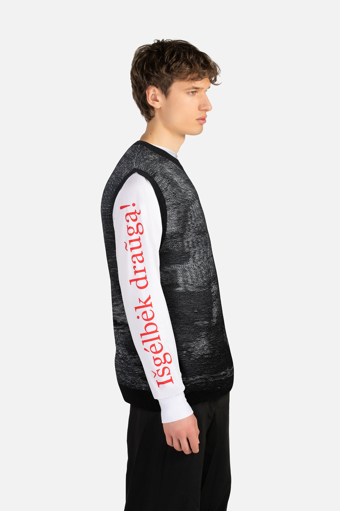 labàdienà X LRT Archyvai megzta liemenė