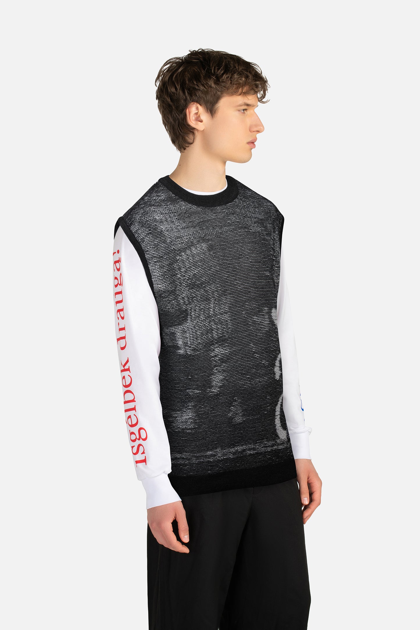 labàdienà X LRT Archyvai megzta liemenė